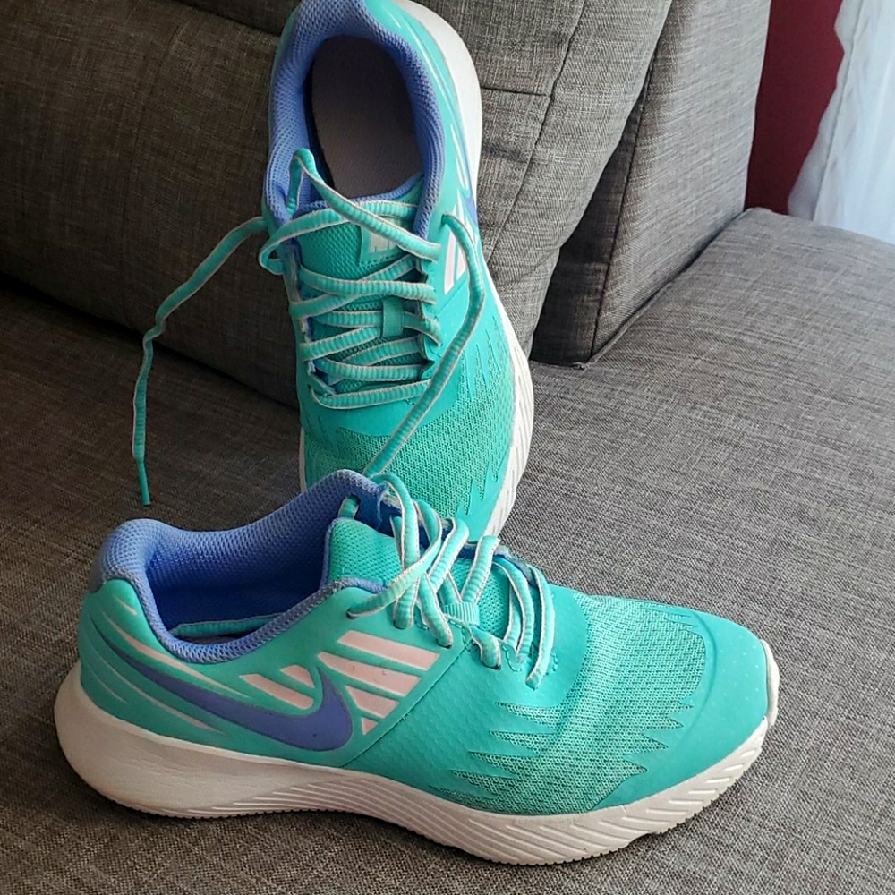 Girls nike